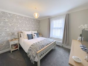 SYDNEY STREET- click for photo gallery